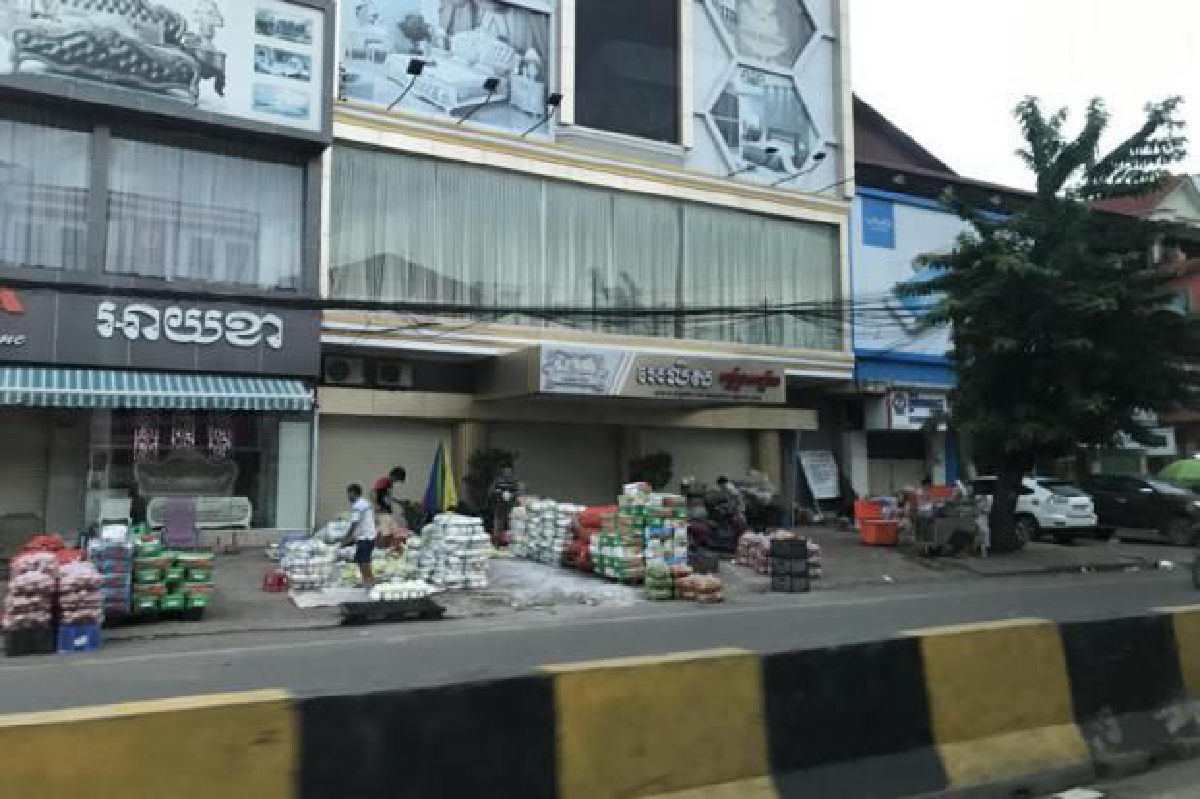 เบื้องหลังการช่วยเหลือ คนงานไทย 9 คน ในกัมพูชา (จบ) เบื้องหลังการช่วยเหลือ คนงานไทย 9 คน ในกัมพูชา (จบ)