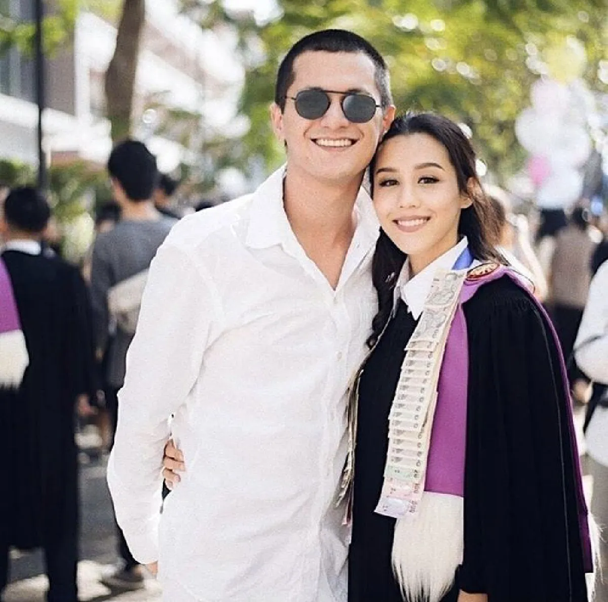 ชิน ชินวุฒ หวานเต็มที่! สวมชุดหมีร่วมยินดีแฟนสาวรับปริญญา