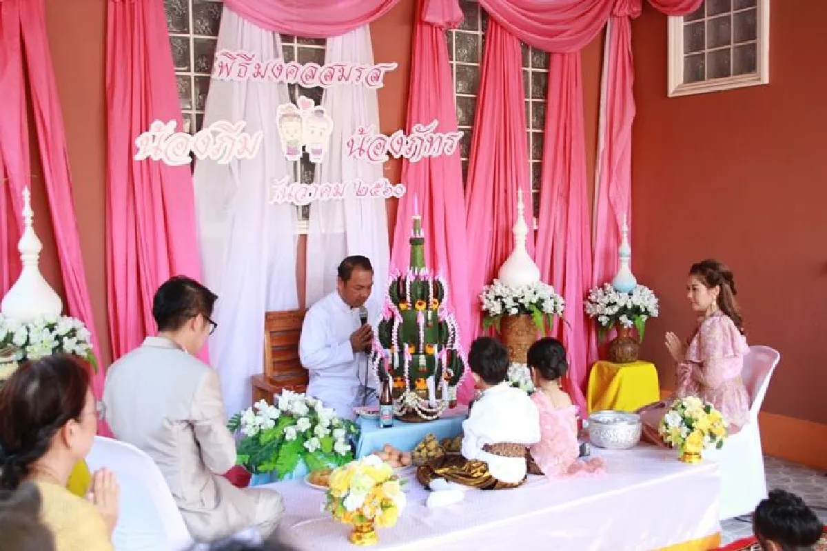 ฮือฮางานวิวาห์แฝดชายหญิงแก้เคล็ดตามความเชื่อโบราณ