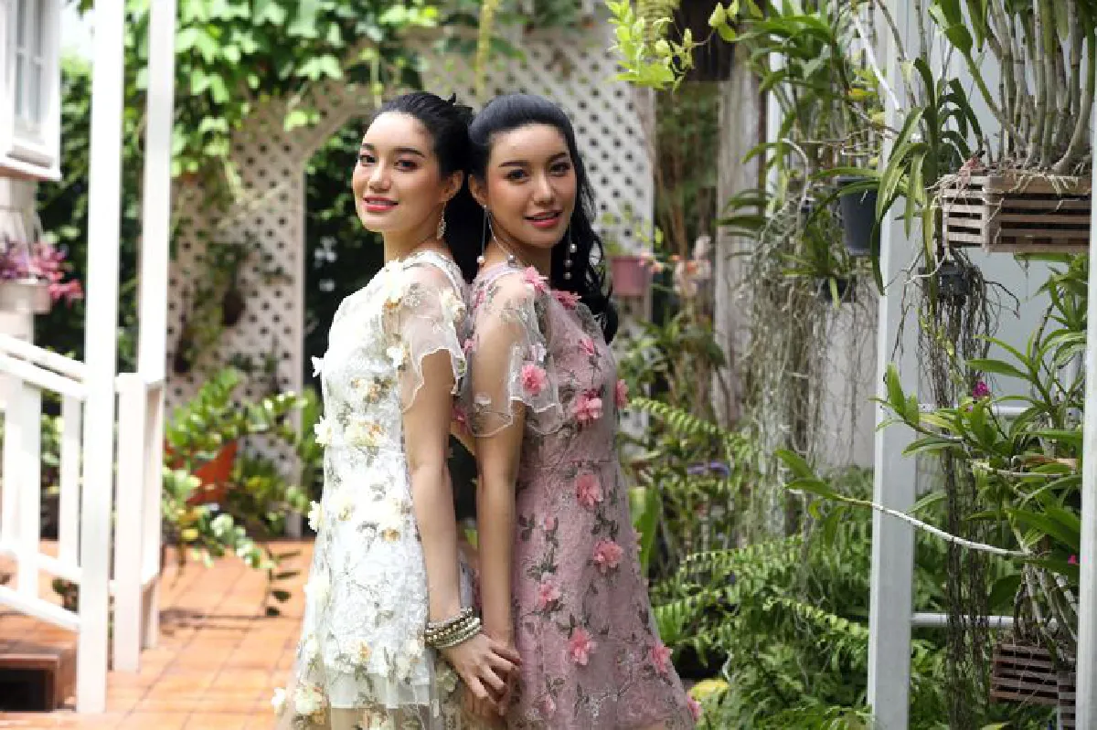 แฝดสาวช่วยเติมเต็มซึ่งกันและกัน