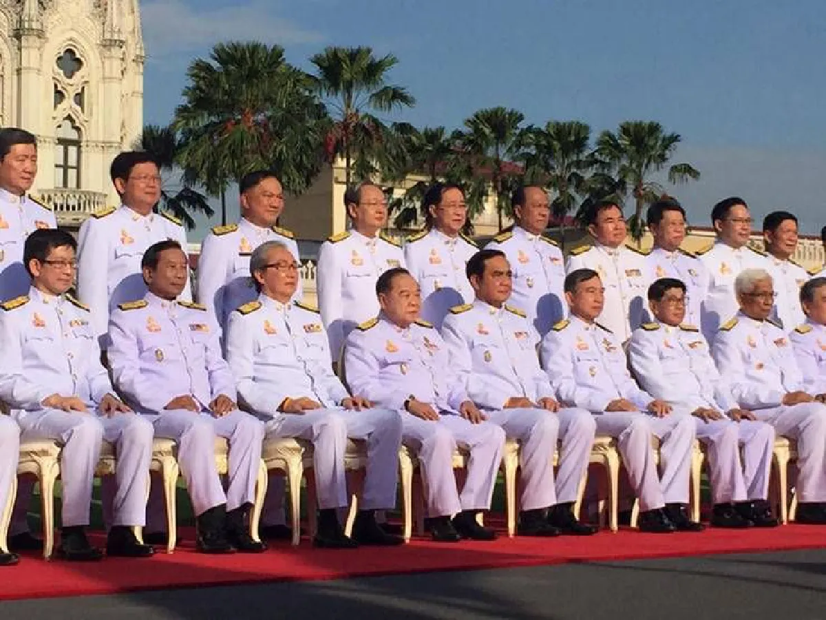 บิ๊กตู่นำครม.ใหม่ร่วมถ่ายภาพหมู่ก่อนการประชุมคณะรัฐมนตรี