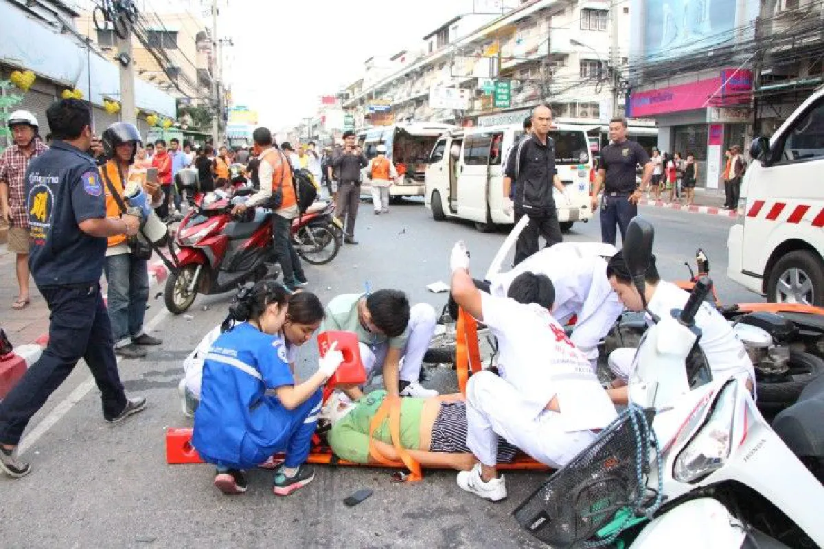 กระบะชนแหลกพัทยาดับ2เจ็บ15 คนขับอ้างลมชักกำเริบ