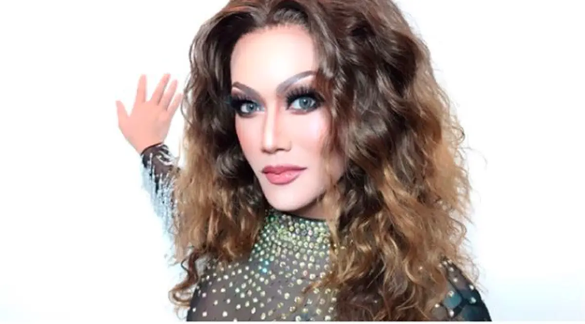 โมเมนท์ประทับใจ "อ๊อฟ ปองศักดิ์” แต่งหญิงจัดเต็ม เพื่อ “นิว-เป๊ก”