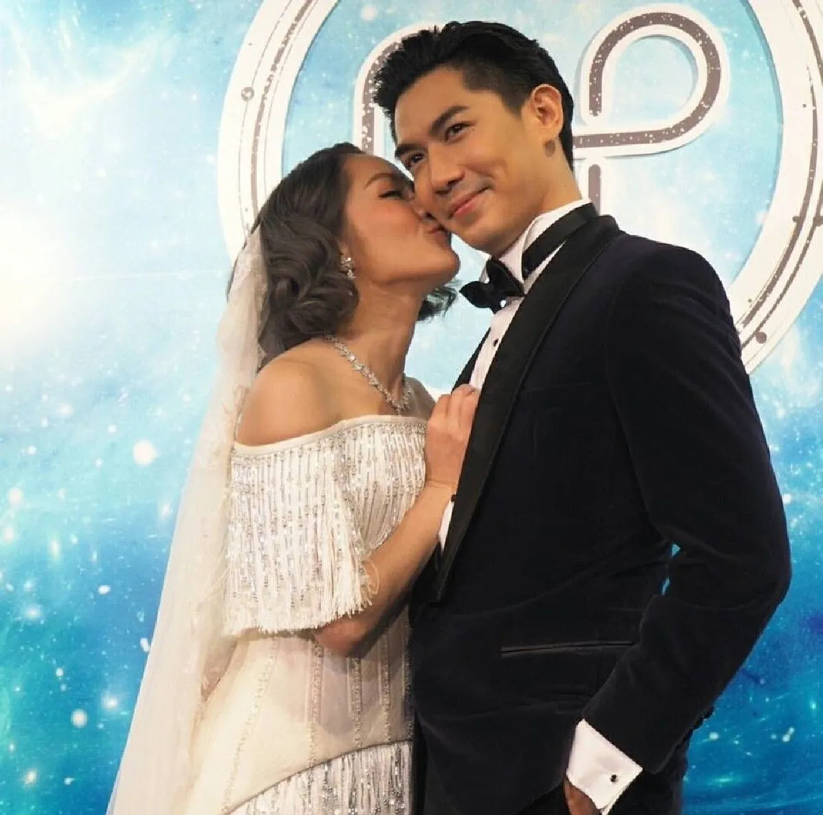 “นิว นภัสสร” ปลื้มปิติ! “พระองค์หญิงสิริวัณณวรีฯ” ประทานตัดชุดวิวาห์ให้