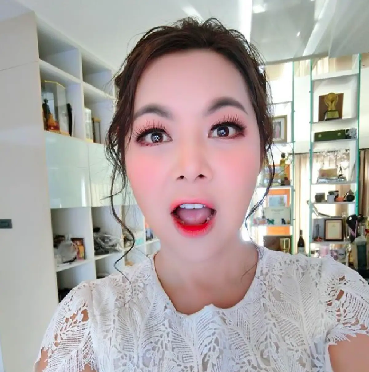 จำแทบไม่ได้ “บุ๋ม ปนัดดา” วัย 41 ปี กับลุคหวานๆ ที่ยิ่งดู ยิ่งเด็กลง!