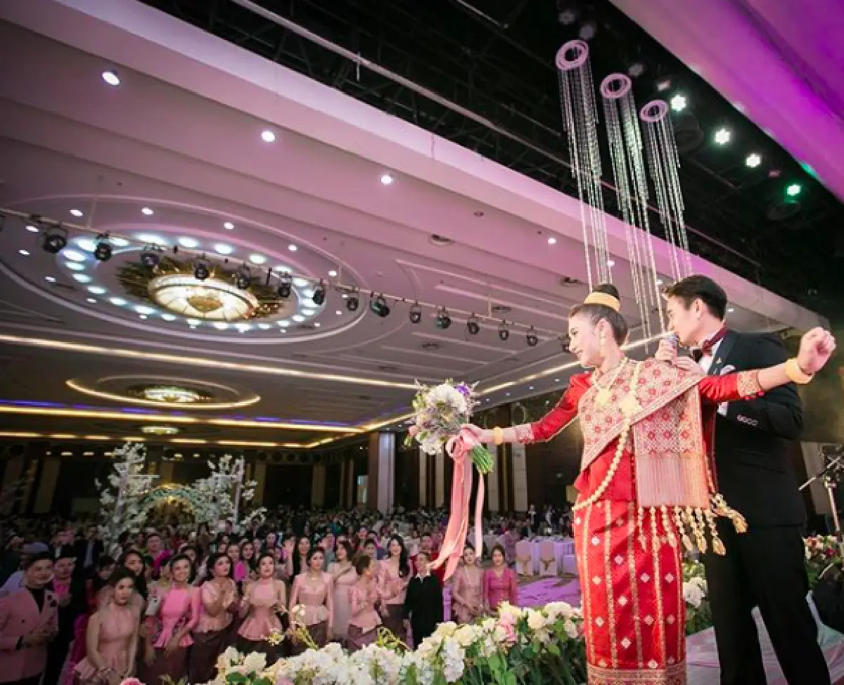 “แอปเปิ้ล” ฟิวขาด!! หลังถูกคนลาวด้วยกันต่อว่า “ดัดจริต พูดไทยคำพูดลาวคำ”