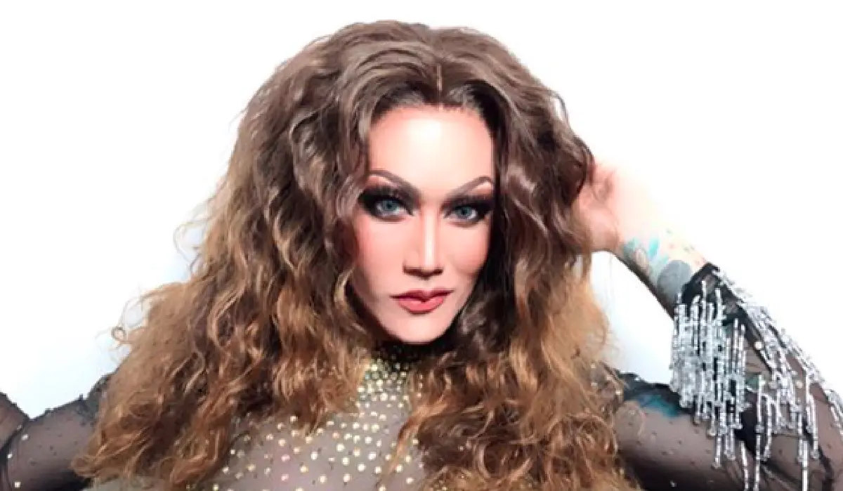 โมเมนท์ประทับใจ "อ๊อฟ ปองศักดิ์” แต่งหญิงจัดเต็ม เพื่อ “นิว-เป๊ก”