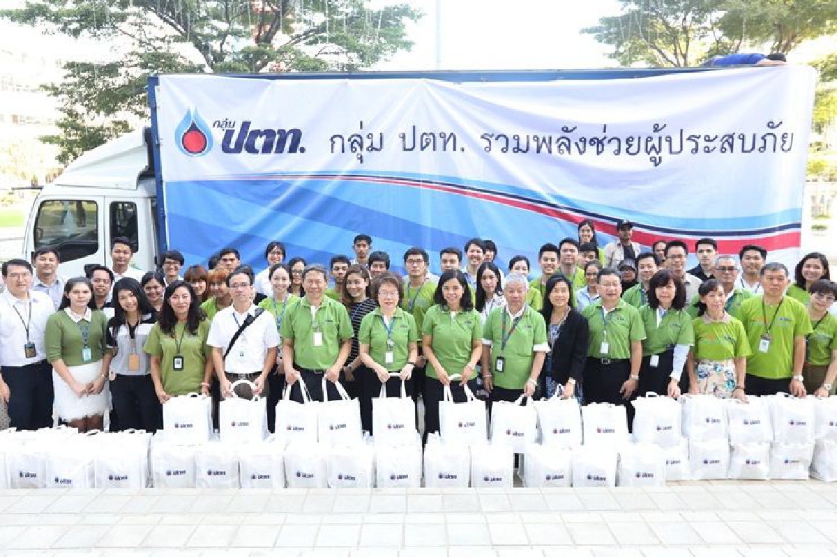 ปตท. รวมพลังเร่งส่งถุงยังชีพช่วยผู้ประสบภัยน้ำท่วมภาคใต้ ปตท. รวมพลังเร่งส่งถุงยังชีพช่วยผู้ประสบภัยน้ำท่วมภาคใต้