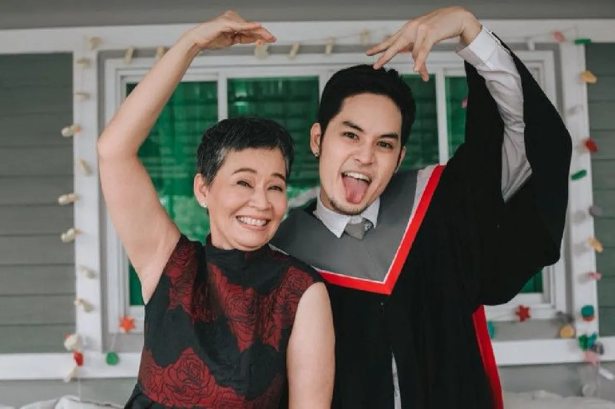 คุณแม่สุดปลื้ม "ก้าว จิรายุ" เรียนจบ บอกภูมิใจลูกมีทุกอย่างด้วยตัวเอง