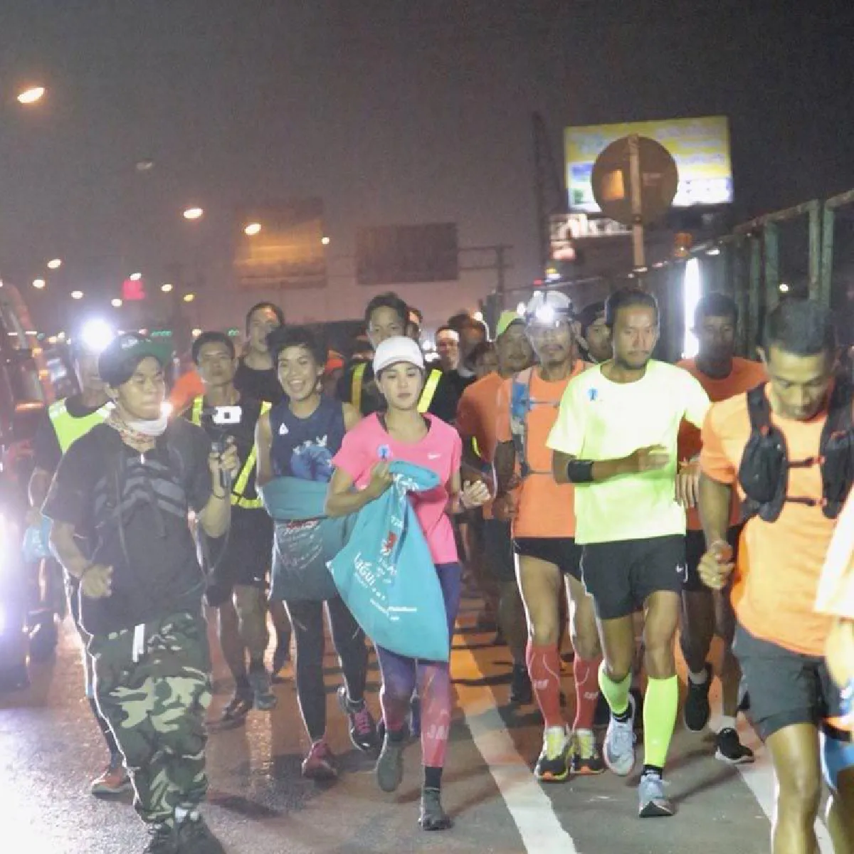 กาละแมร์ ซึ้งความรักของ ก้อย ใช้ร่างเล็กๆกันคนจะโถมเข้าหา พี่ตูน