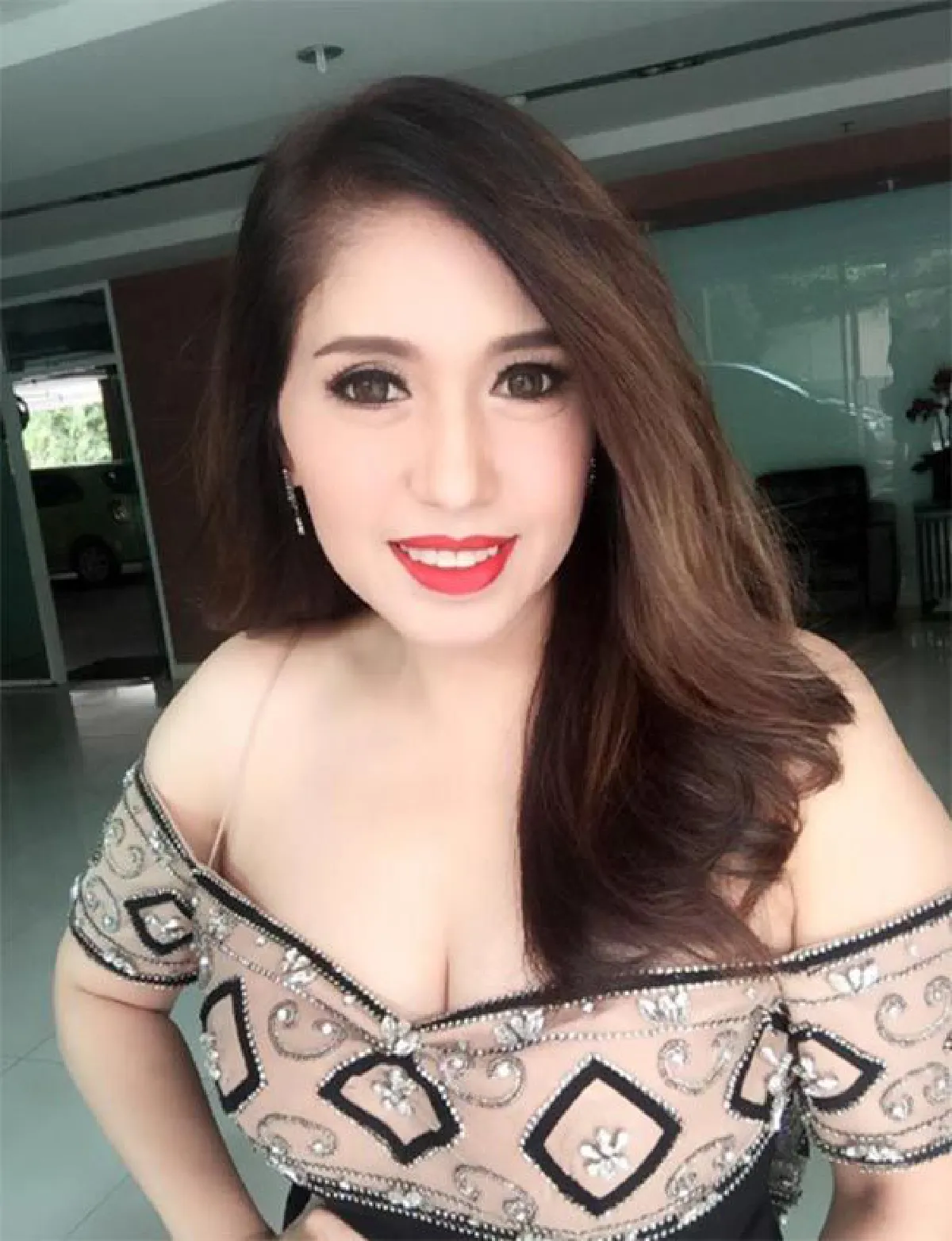 อดีต-ปัจจุบันยังคงสวยเป๊ะ เอ้ ชุติมา ในวัย 50 ปีที่มีแต่ความแซ่บ