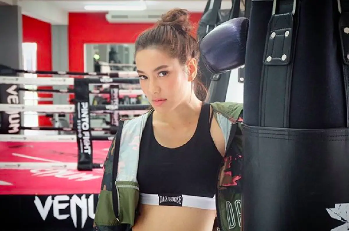 หน้าตาสวนทางกับอายุ!! “จอย” วัย 39 ปี ที่หน้ายังเด็กมาก