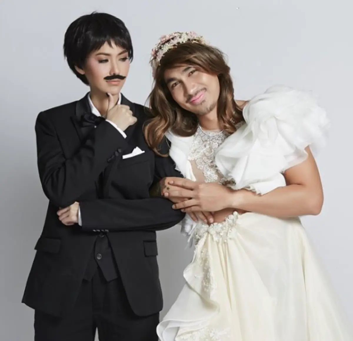 ส่องภาพพรีเวดดิ้ง "แก้ม กวินตรา” และ "หนุ่ม รชต” ในคอนเซ็ปต์เก๋ๆ