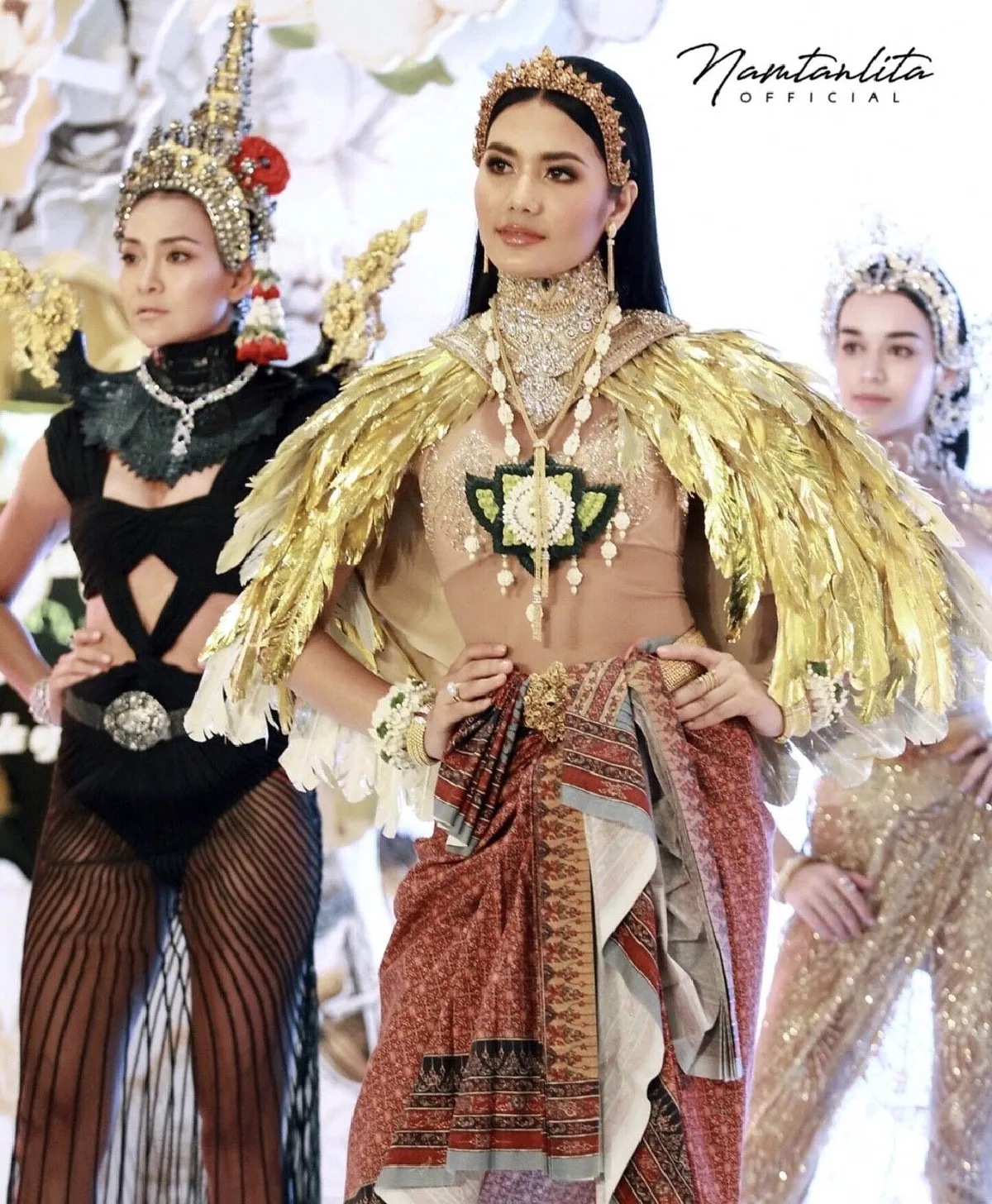 เป๊ะปังระดับจักรวาล! มารีญา-น้ำตาล-แนท แปลงโฉมเป็นนางในวรรณคดี