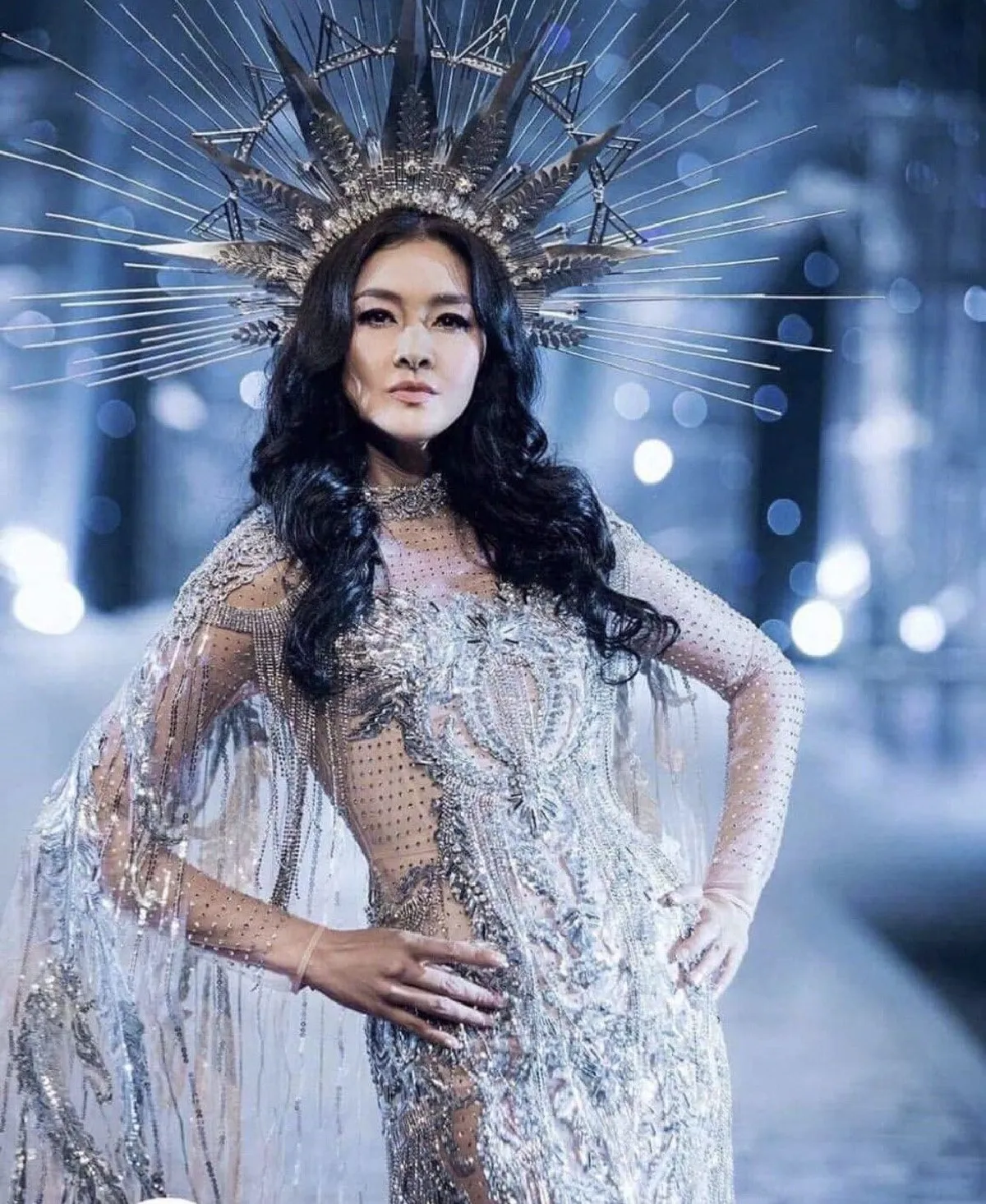 สุดอลังการ! ลูกเกด เมทินี เดินแบบชุดฟินนาเล่ที่เวียดนาม