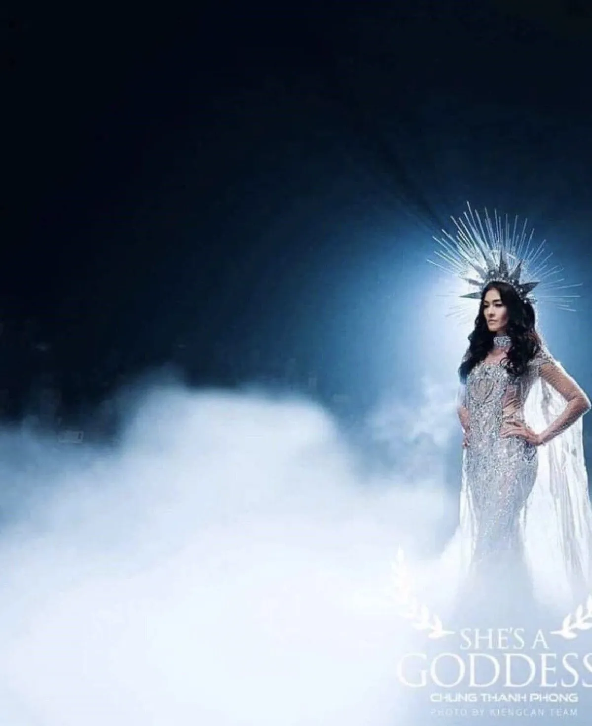 สุดอลังการ! ลูกเกด เมทินี เดินแบบชุดฟินนาเล่ที่เวียดนาม