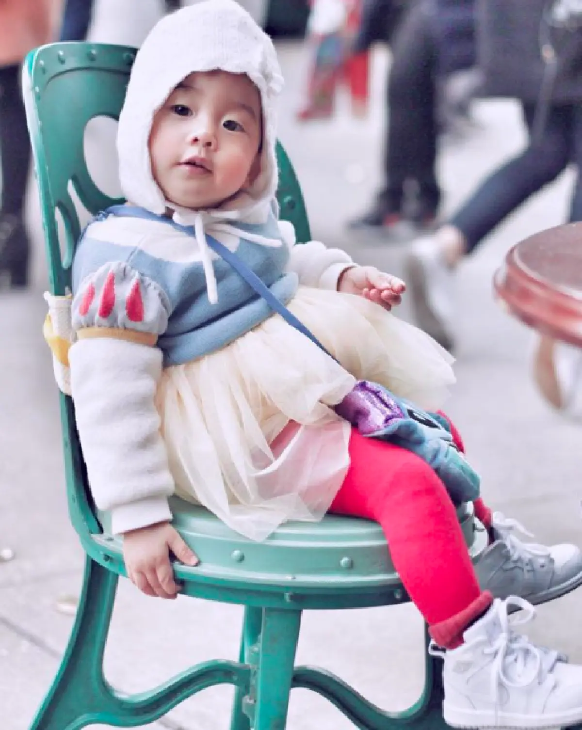 “น้องเป่าเปา” กับแฟชั่นสุดเก๋ ที่เห็นแล้วต้องยิ้มตาม