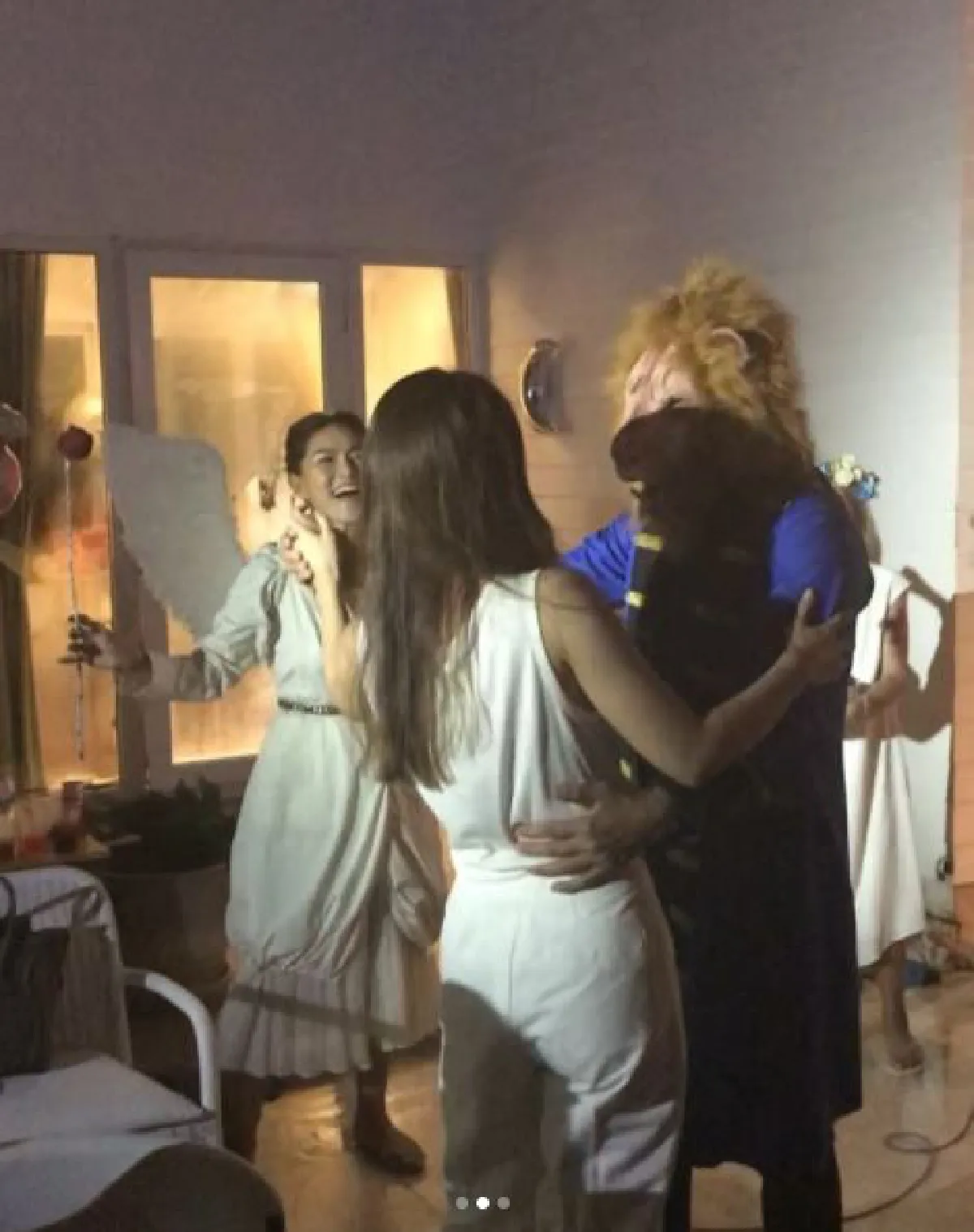 ดูแล้วซึ้งตาม! น้องเพลง น้ำตาแตก พ่อเอ๋-แม่ตู่ ทำเซอร์ไพรส์ในวันเกิด (มีคลิป)