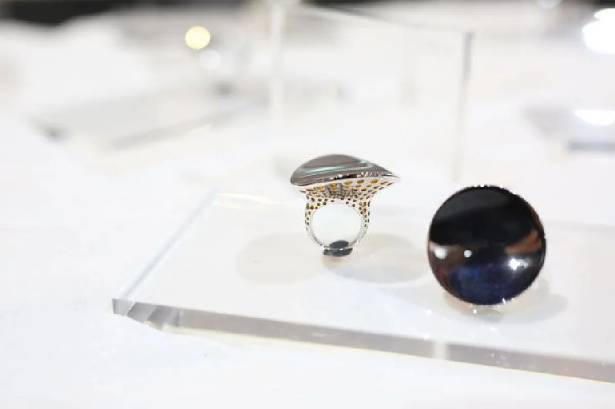 มิร์เรอร์ มิร์เรอร์ จิวเวลรี่ดีไซน์นอกกรอบ