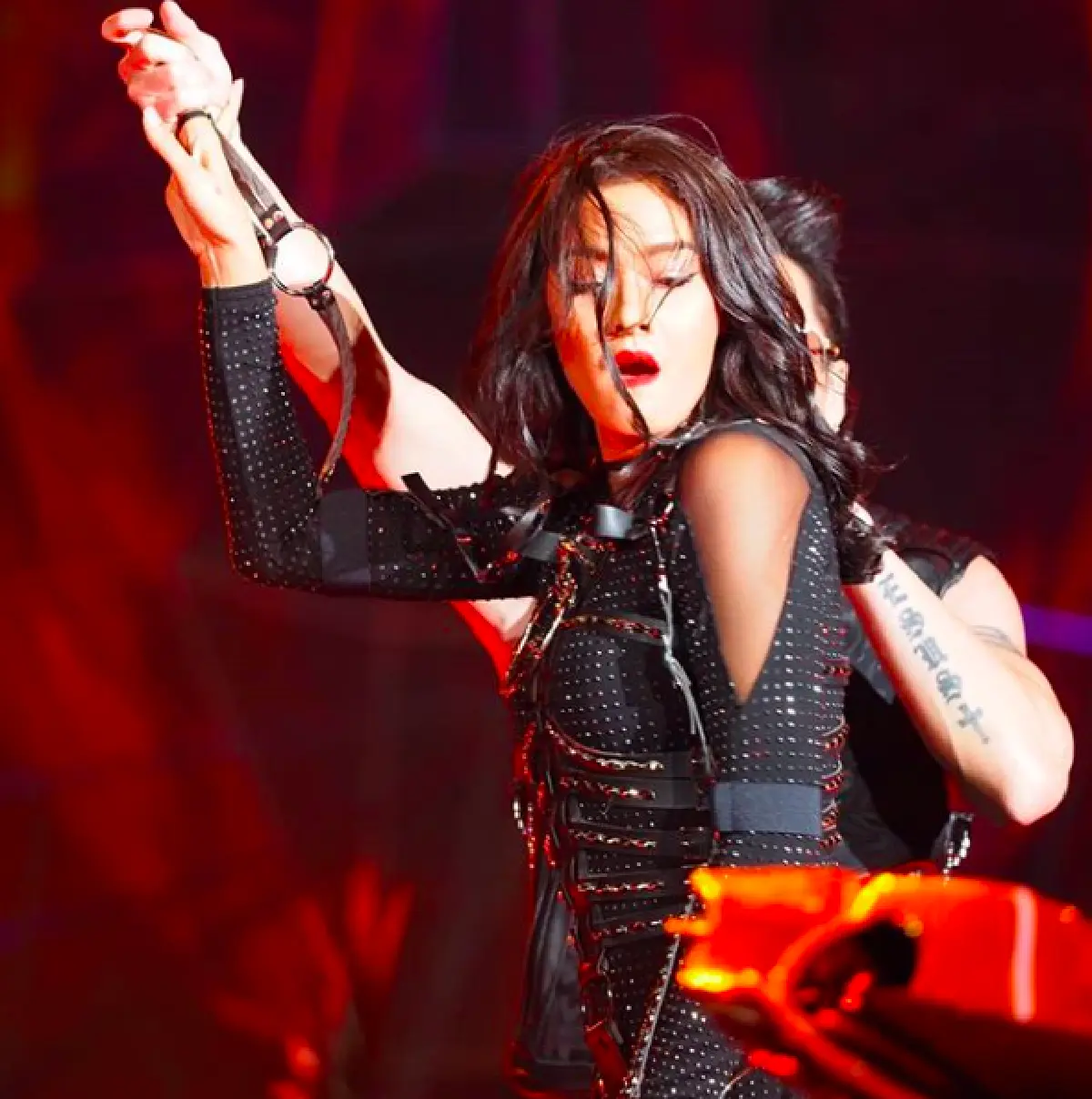 ขนลุกแล้ว...”แม่เกด” กับลีลาแดนซ์ซิงควีน เซ็กซี่ สุดเหวี่ยง