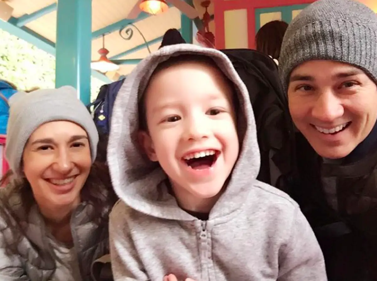 10 ภาพ “น้องวิน” ลูกชายของ "พ่อวิลลี่-แม่เยลหลี” ที่ยิ่งโตยิ่งยิ่งหล่อ