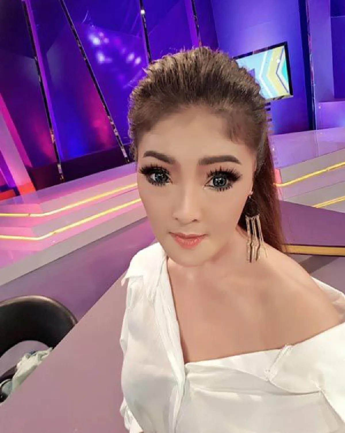 ดาว มยุรี รุดเยี่ยม ติ๋ม เพ็ญพร หลังป่วยโรครุมเร้า นอนรักษาตัวลำพังที่คอนโด