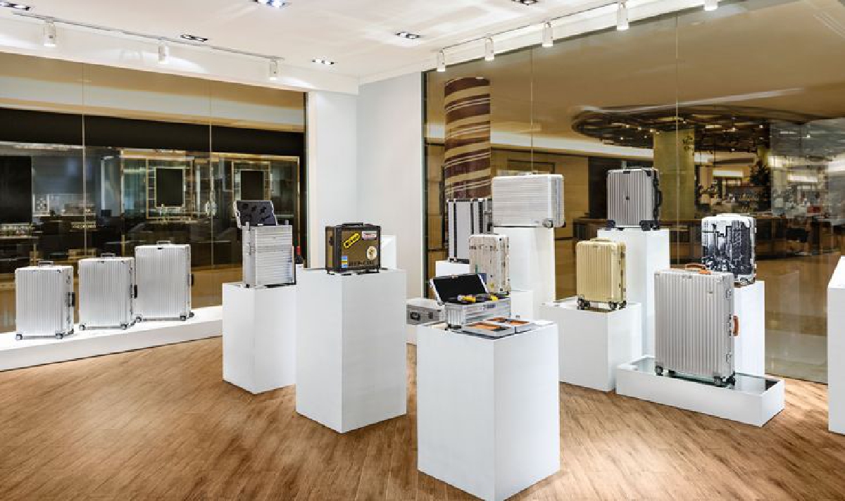 RIMOWA จัดแสดงนิทรรศการพิเศษกระเป๋าเดินทางอลูมิเนียม ฉลองครบรอบ 80 ปี แห่งประวิติศาสตร์ของ RIMOWA กระเป๋าเดินทางอลูมิเนียมแห่งยุค RIMOWA จัดแสดงนิทรรศการพิเศษกระเป๋าเดินทางอลูมิเนียม ฉลองครบรอบ 80 ปี แห่งประวิติศาสตร์ของ RIMOWA กระเป๋าเดินทางอลูมิเนียมแห่งยุค