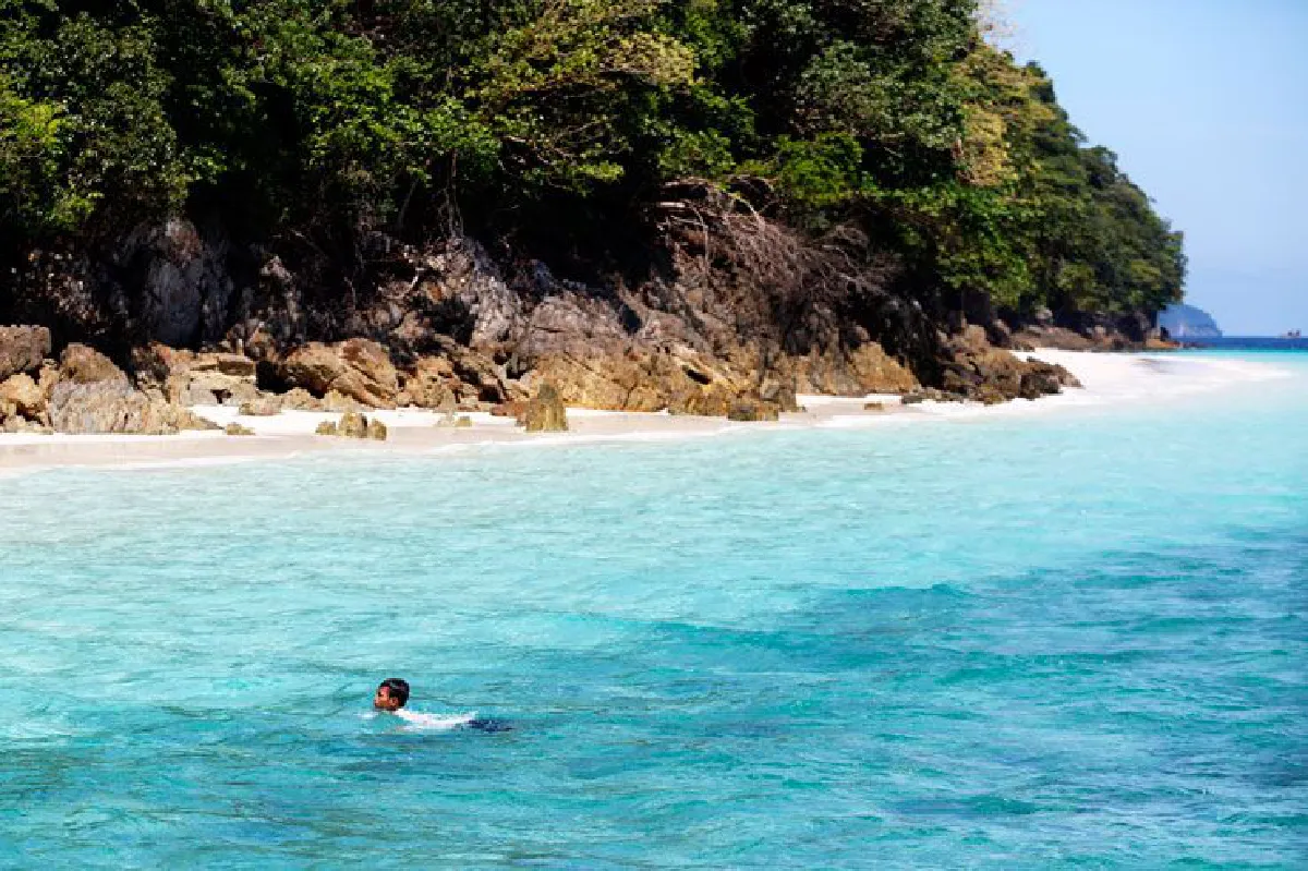 เกาะนาวโอพี เทพีเมียนมา