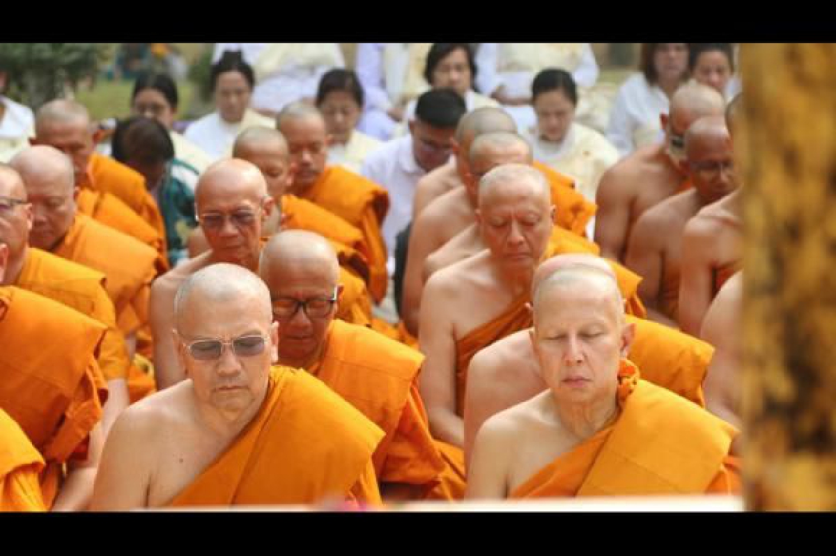 บวชถวายพระสังฆราช ตามรอยบาทพระศาสดา (2) บวชถวายพระสังฆราช ตามรอยบาทพระศาสดา (2)