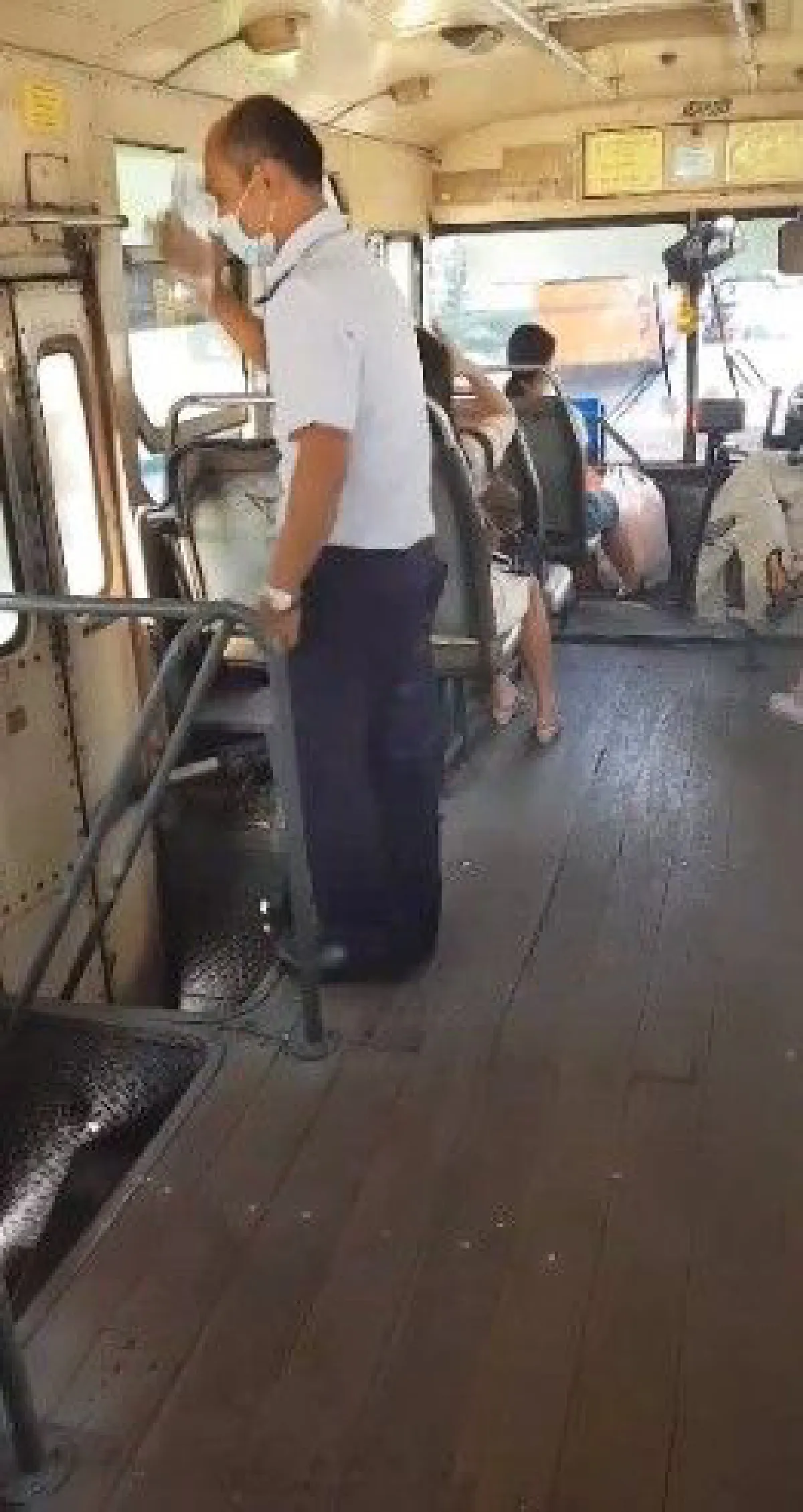 ชื่นชมกระเป๋ารถเมล์พูดจาไพเราะ-แนะความปลอดภัยด้วยความสุภาพ