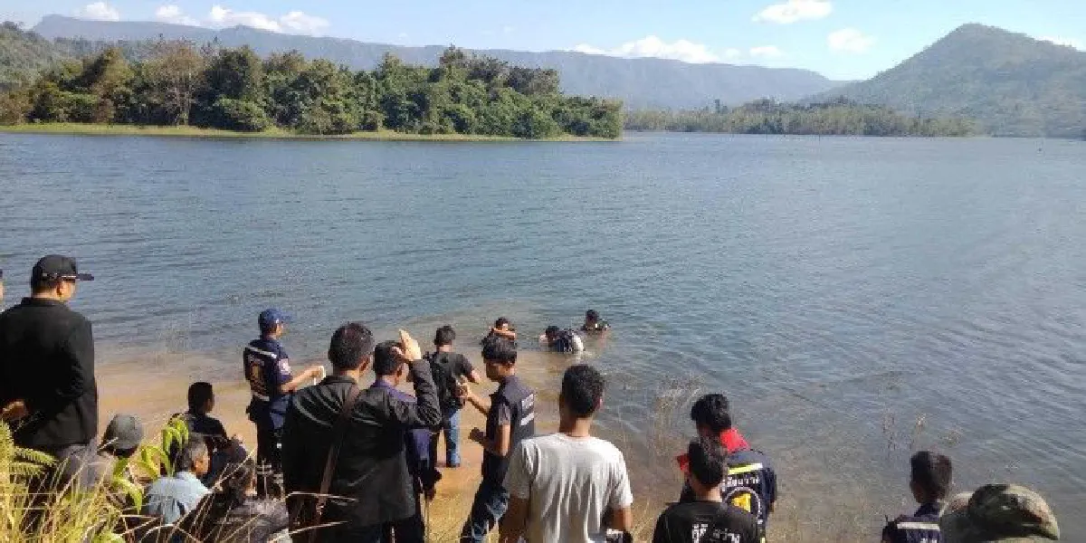 หนุ่มโมโหเพื่อนแซว "เมียนายเราดูแลเอง" ชักปืนยิงเพื่อนดับ