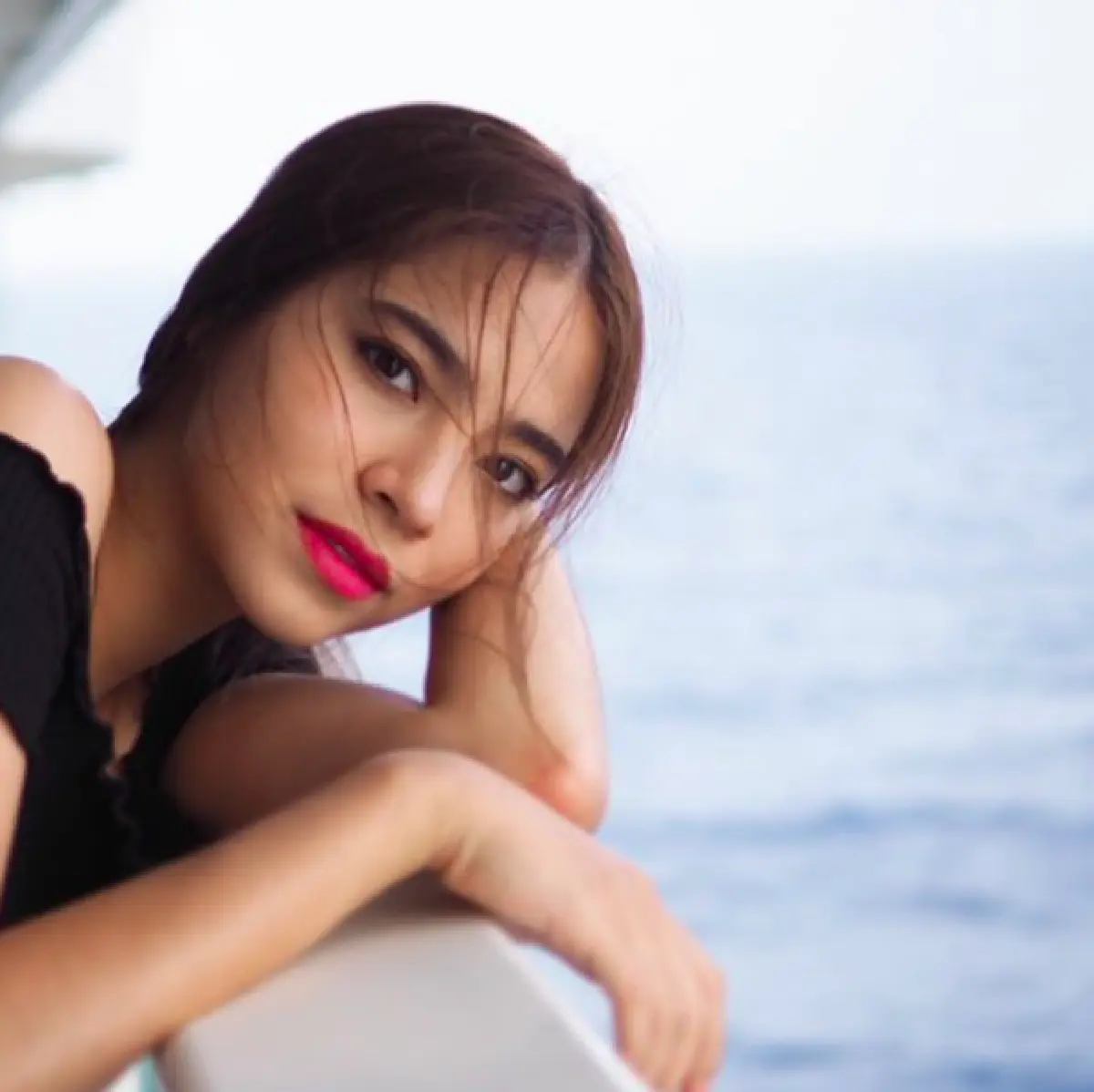 หน้าตาดีทั้งบ้าน 10 ภาพ “มารีน่า” สวยไม่แพ้พี่สาว “มาร์กี้”