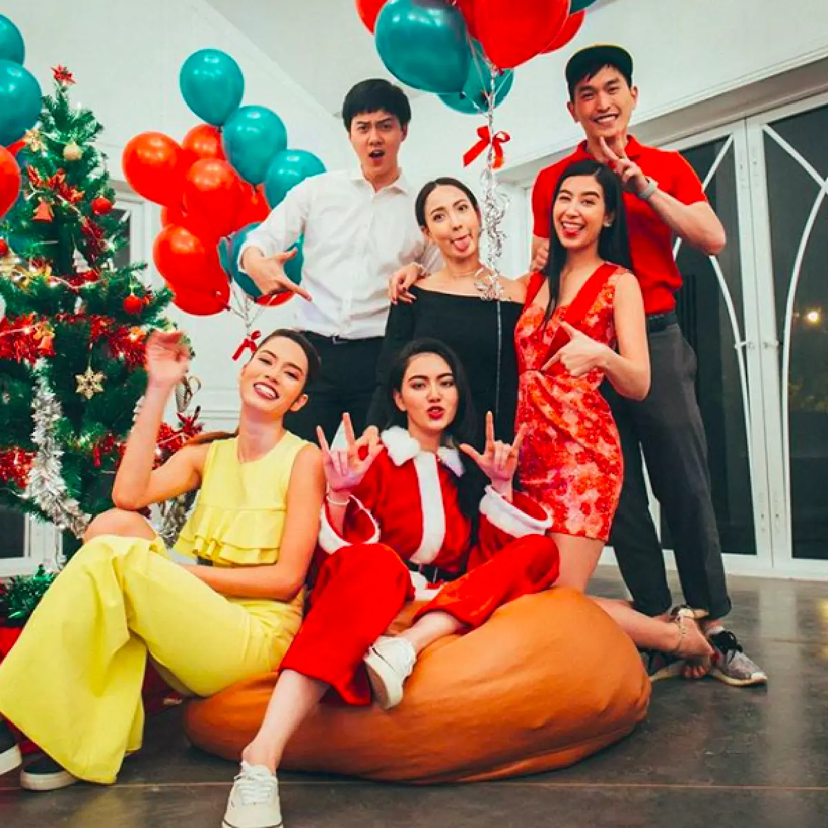 “ใหม่” เปิดบ้านฉลองเทศกาลวันคริสต์มาส “มิ้นต์-แต้ว” พาหวานใจร่วมแจมร่วมแจม