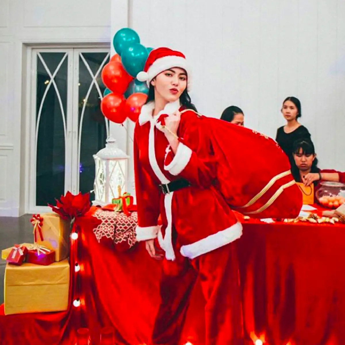 “ใหม่” เปิดบ้านฉลองเทศกาลวันคริสต์มาส “มิ้นต์-แต้ว” พาหวานใจร่วมแจมร่วมแจม