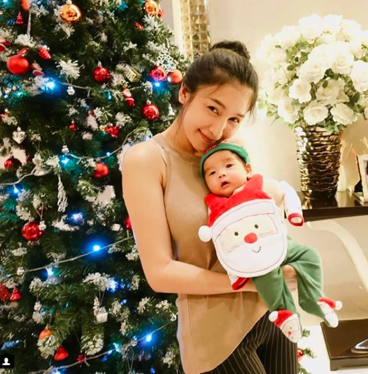 รวมคุณแม่คนบันเทิงป้ายแดงแห่งปี 2560