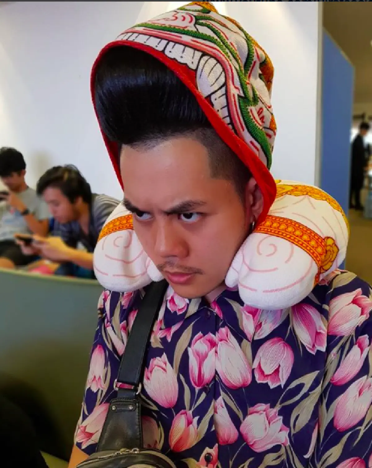 ทำร้ายอุปกรณ์ทำมาหากิน “เก่ง ธชย” โชว์คลิปสายการบินดังโยนกระเป๋าผู้โดยสาร