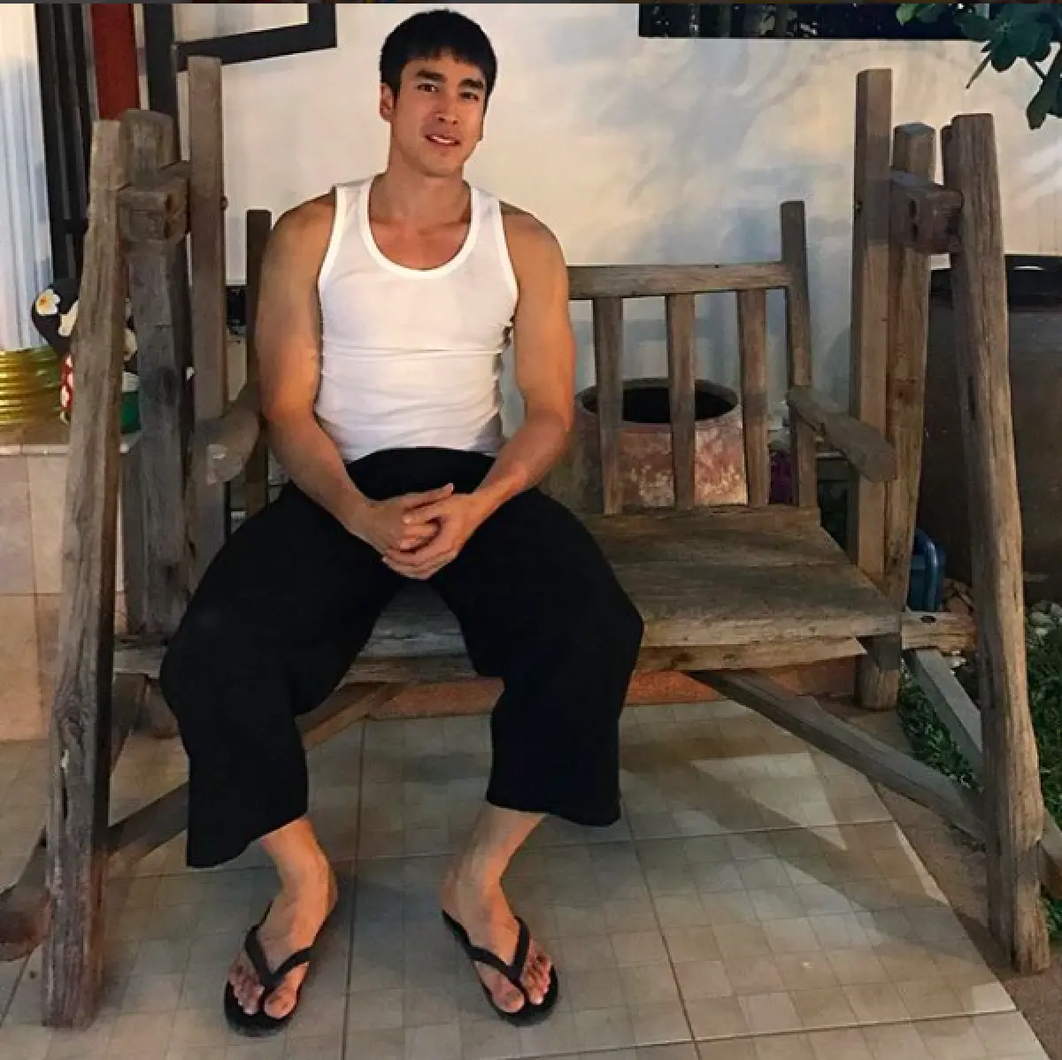 พระเอกติดดิน!  “ณเดชน์”  กลับบ้านขอนแก่น เข้าร้านเกมตามประสาผู้ชาย