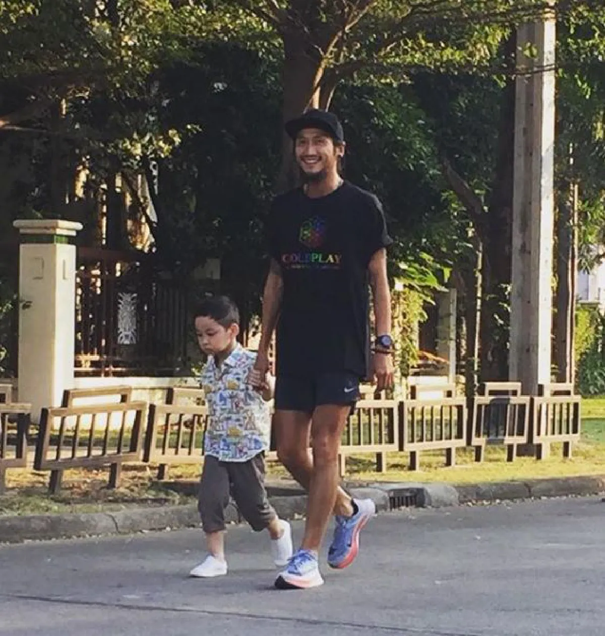 โมเมนต์น่ารักของ ลุงตูน กับ หลานข้าวหอม ในวันหยุดปีใหม่ (มีคลิป)