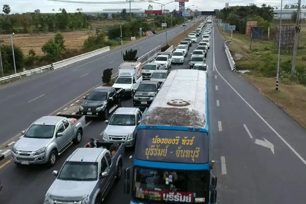 บุรีรัมย์รถราสัญจรคับคั่งรองรับประชาชนเดินทางกลับ