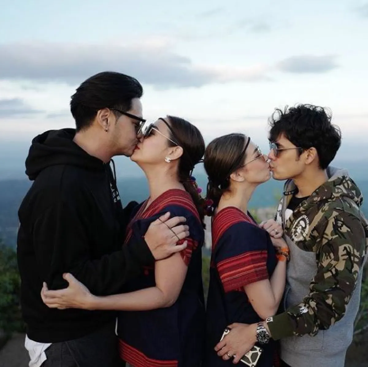 เเต่งงานเเล้วลงรูปได้! ซี-เอมี่, กีตาร์-เตอร์ จูบกระชับรักที่ม่อนแจ่ม