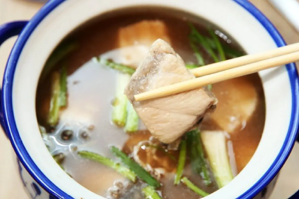 มากกว่าเรื่องเส้น ที่ หุงเส้น