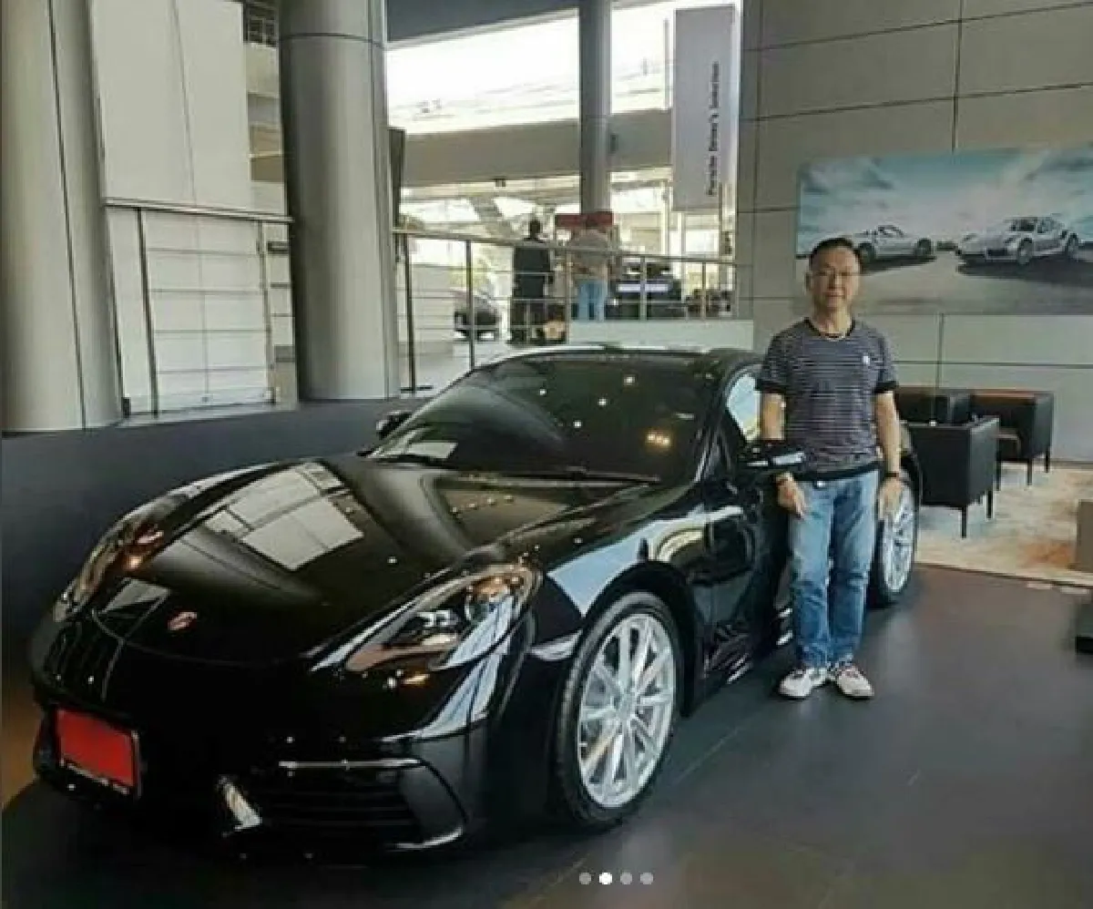 น้ำพักน้ำแรงล้วนๆ! เจมส์ จิรายุ ถอยรถปอร์เช่หรูป้ายแดงให้พ่อแม่