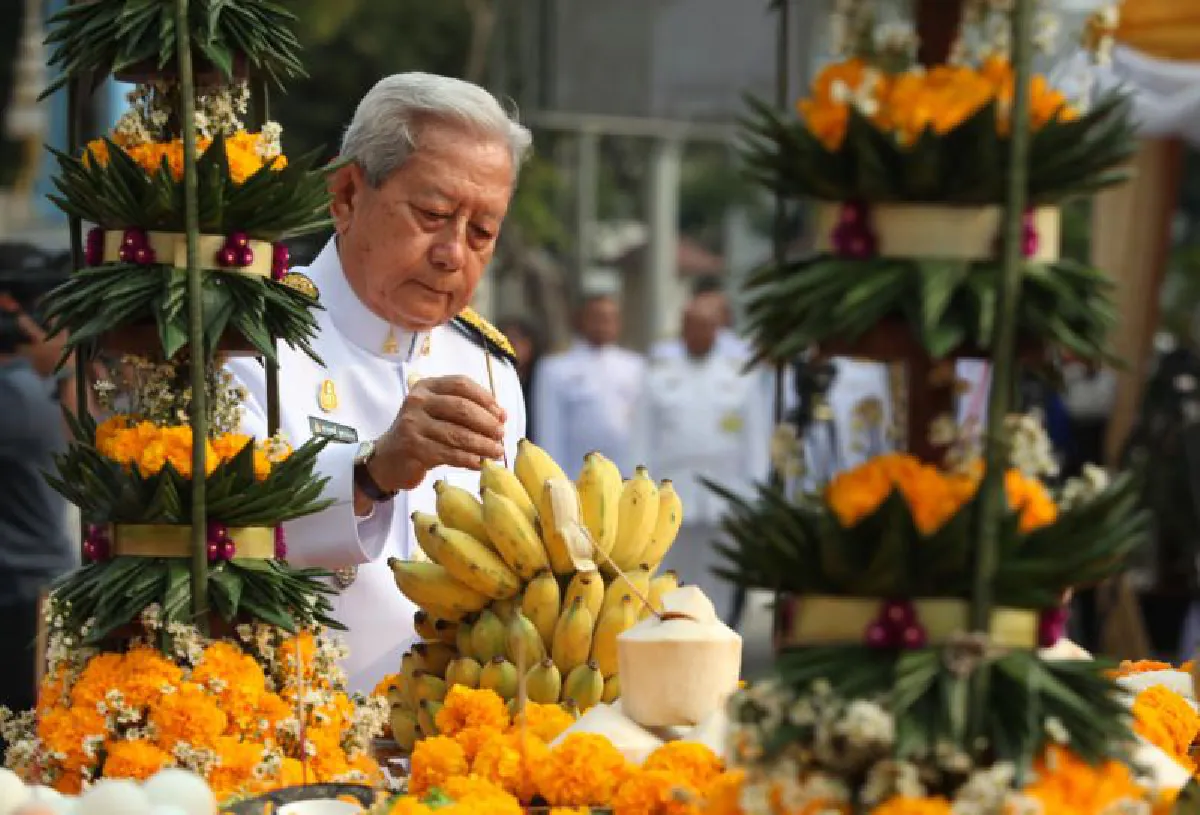 ร.10โปรดเกล้าฯรื้อถอนพระเมรุมาศจำลอง ณ ลานพระราชวังดุสิต