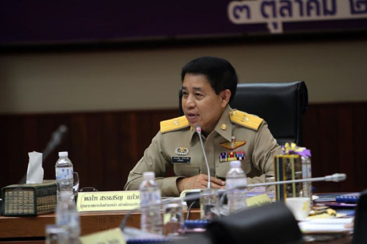 โปรดเกล้าฯจัดงานอุ่นไอรักคลายความหนาว โปรดเกล้าฯจัดงานอุ่นไอรักคลายความหนาว