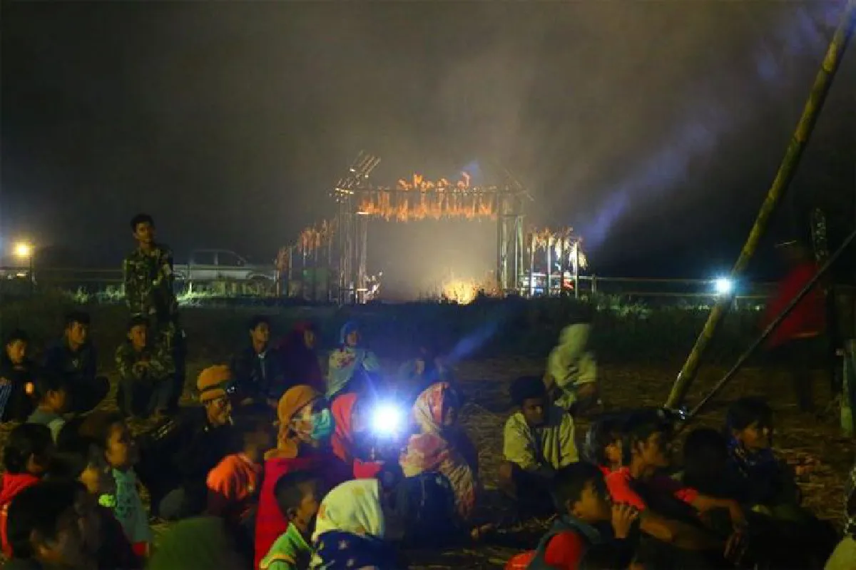 เที่ยวสังขละชมประเพณีฟาดข้าว วัฒนธรรมกะเหรี่ยงกลางป่าทุ่งใหญ่