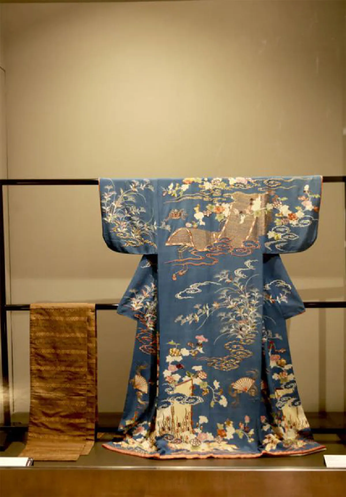 จากโจมนสู่เอโดะ รู้จักญี่ปุ่นผ่านโบราณวัตถุ