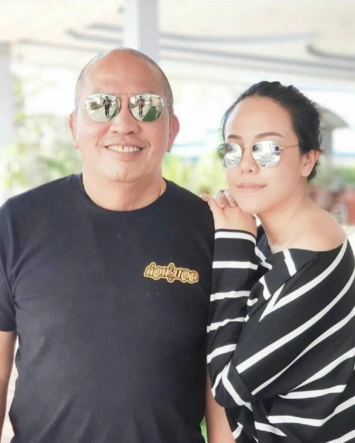 น้าค่อม ชวนชื่น เป่าเค้กฉลองวันเกิดครบ 60 ปีสุดอบอุ่น