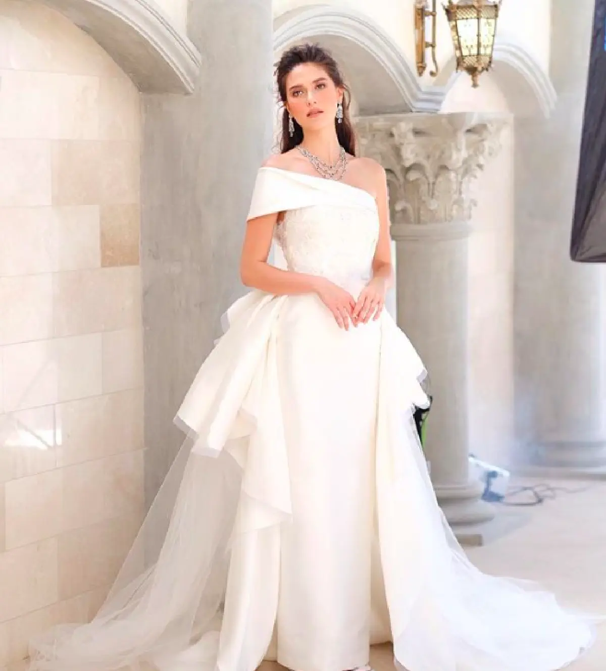 สวยเวอร์ทะลุจักรวาล “มารีญา” ถ่ายแบบชุดเจ้าสาวสีขาวสุดอลังการ