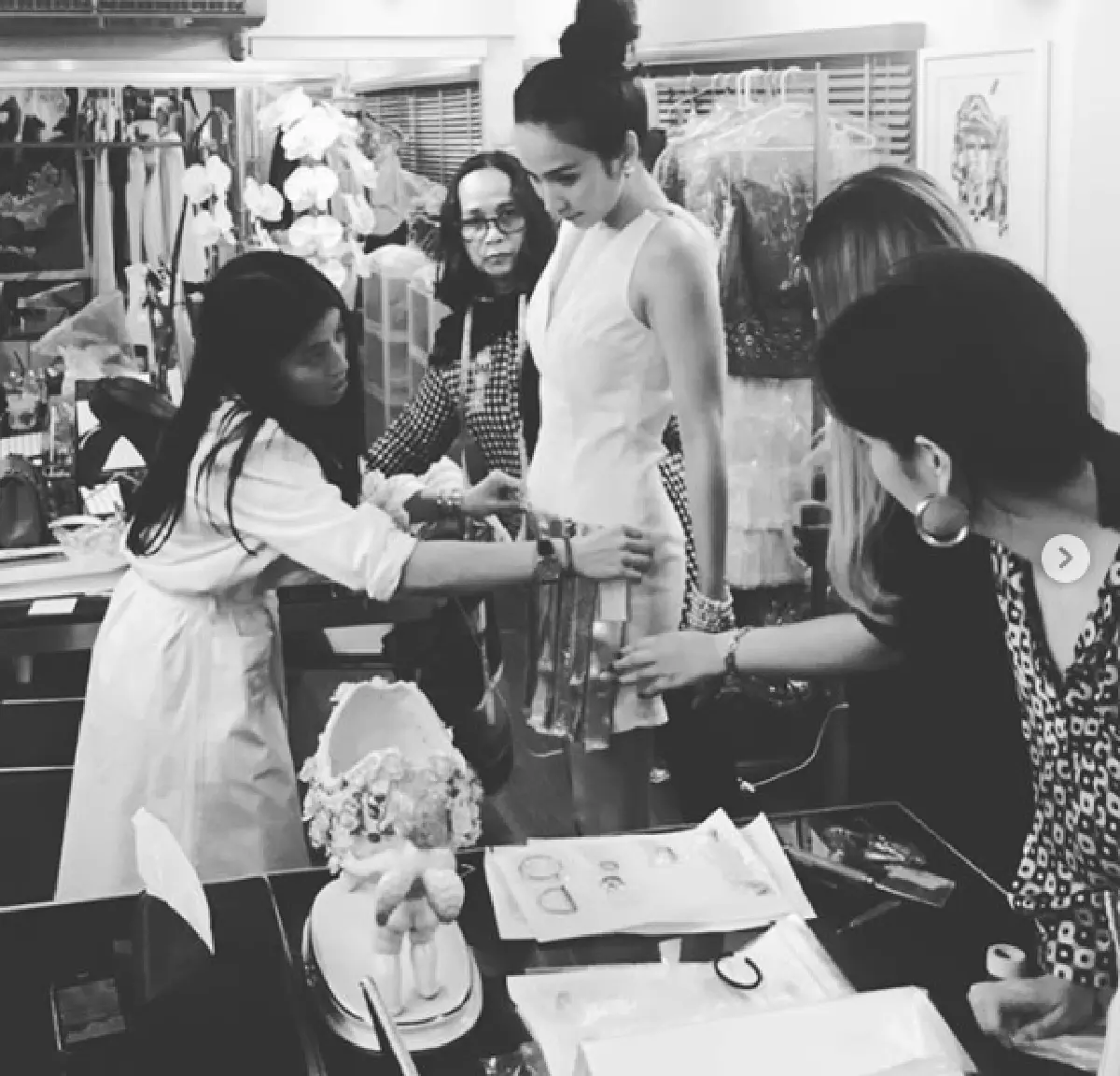 ส่องชุดเดรสสุดอลังการที่ "พระองค์หญิงสิริวัณณวรีฯ” ทรงออกแบบให้ "อั้ม" ด้วยพระองค์เอง