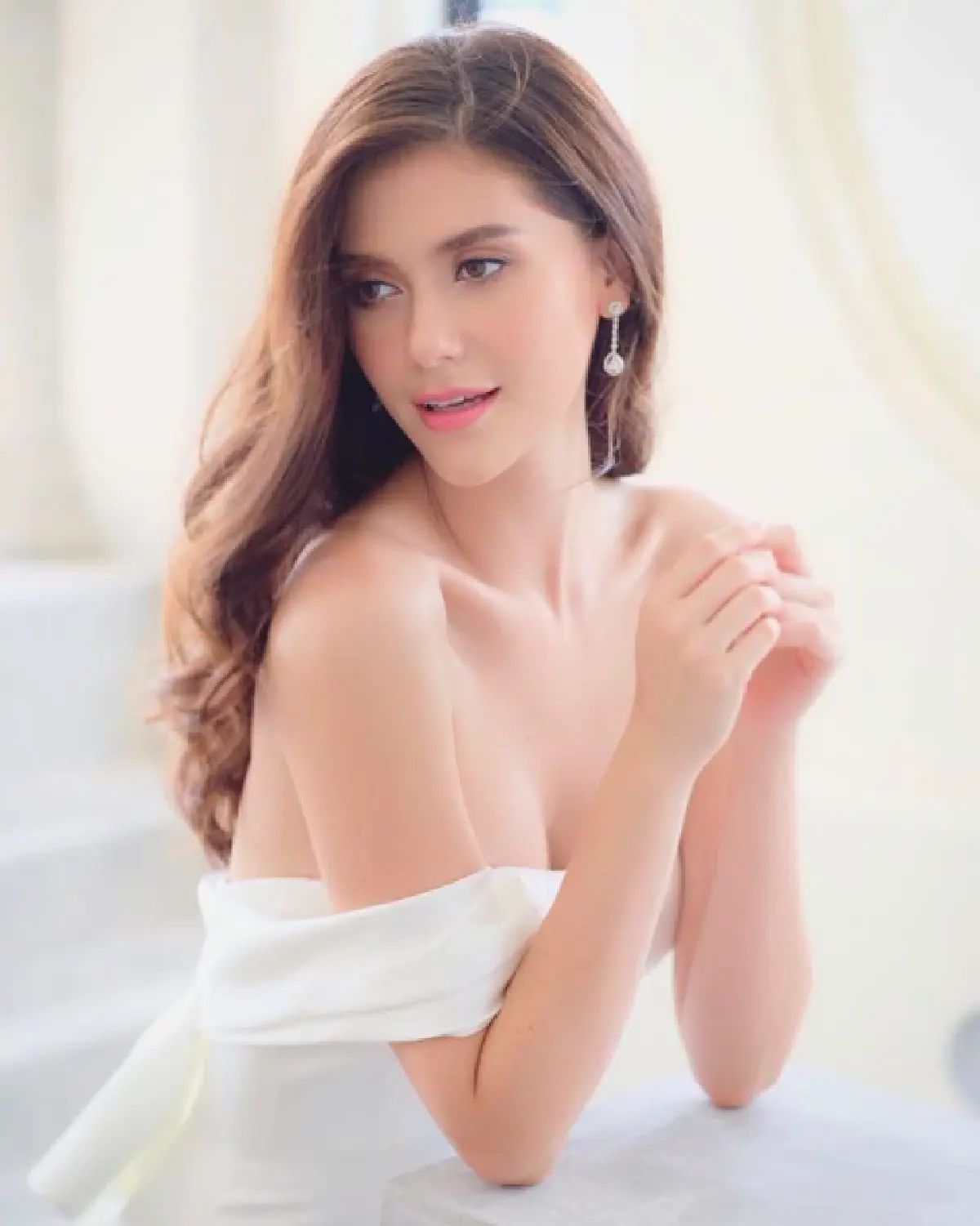 สวยเวอร์ทะลุจักรวาล “มารีญา” ถ่ายแบบชุดเจ้าสาวสีขาวสุดอลังการ